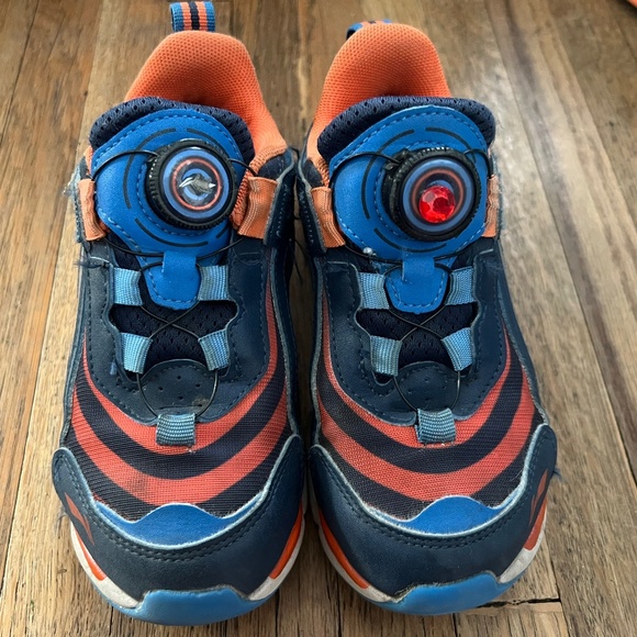 Li-Ning brand little kid size 12.5 running shoes with BOA fasten system - Picture 1 of 2